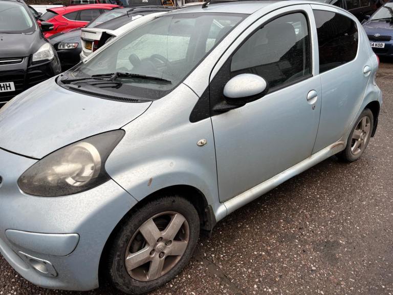 Toyota, AYGO, Hatchback, 2006, Manual, 998 (cc), 5 doors