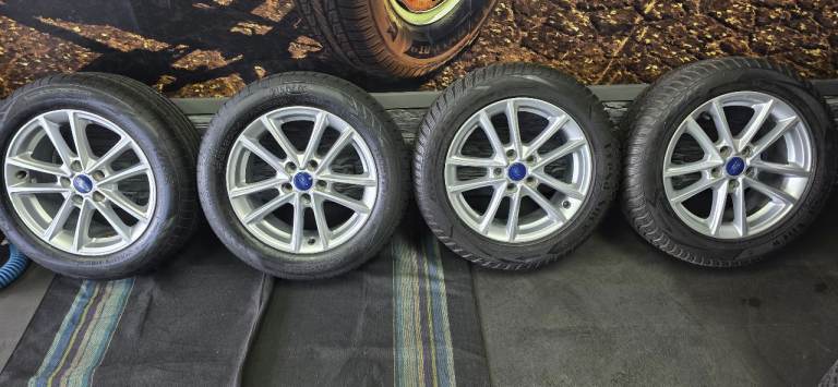 Ford Genuine 16 alloy wheels + 4 x tyres 215 55 16 Maxxis