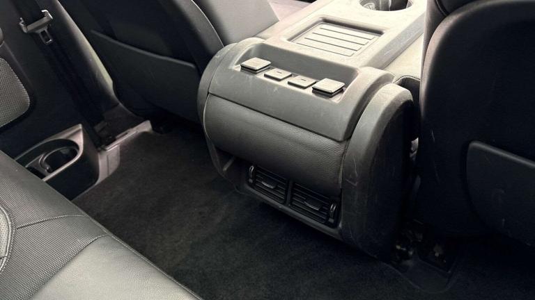  Land Rover Defender 2.0 P300 X-Dynamic SE 90 3dr Auto [6 Seat] SUV Petrol Automatic