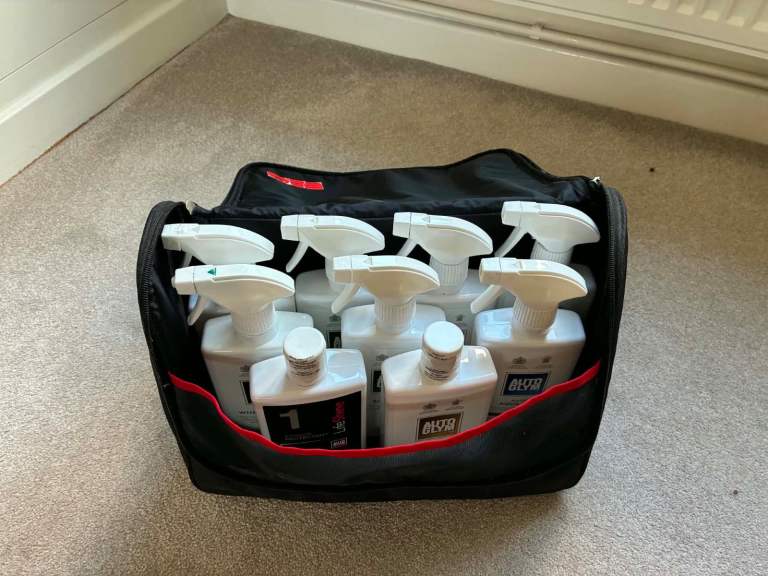 Autoglym car cleaning kit in case 