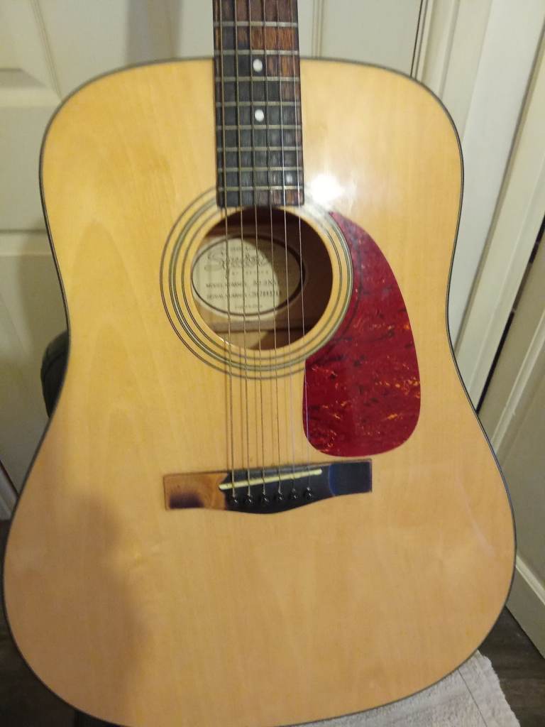 Squire sd-3nat Acoustic Guitar – Natural Wood Finish, Good Condition