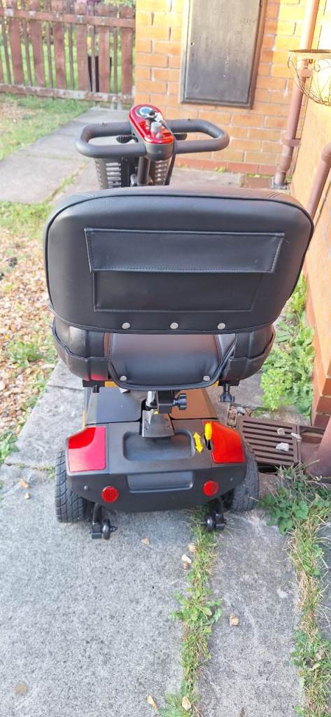 MOBILITY SCOOTER EXCELLENT CONDITION £250