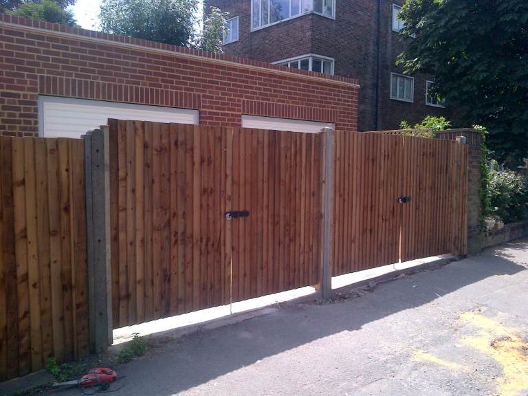 SECURE GATED DOUBLE GARAGE WITH POWER AND LIGHT IN CENTRAL WIMBLEDON 