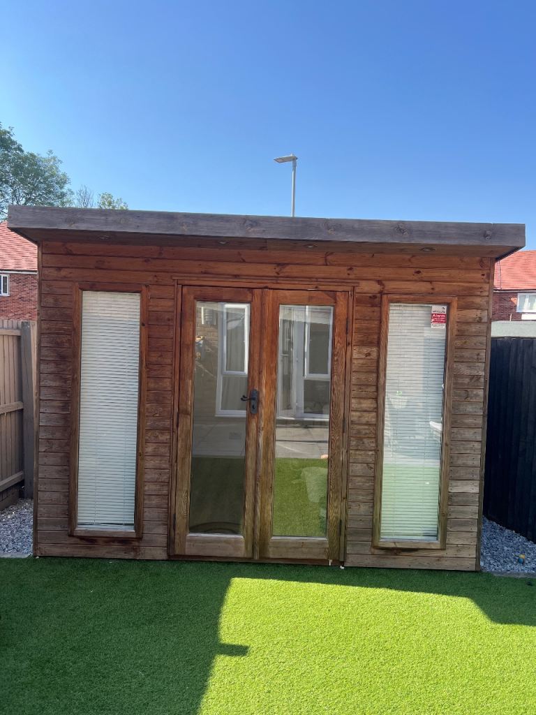 Good Condition Wooden Garden Office Cabin with Double Doors