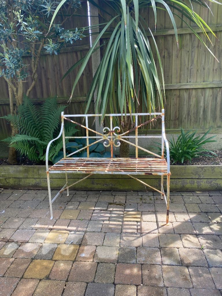 Antique style metal garden bench