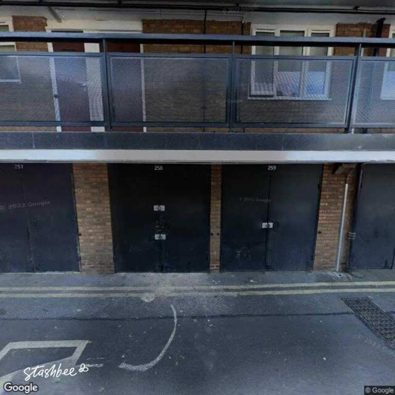 Garage to rent in London (SE16) | Stashbee