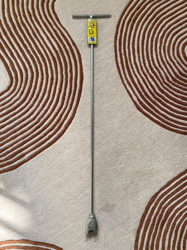NEWTOOL Multi-Purpose Stopcock Key 90cm - As Good As New