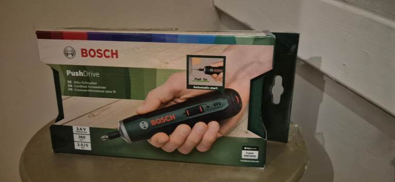 Bosch Cordless Push Drive Screwdriver with case and screwdriver bits