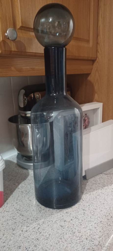 Glass bottle