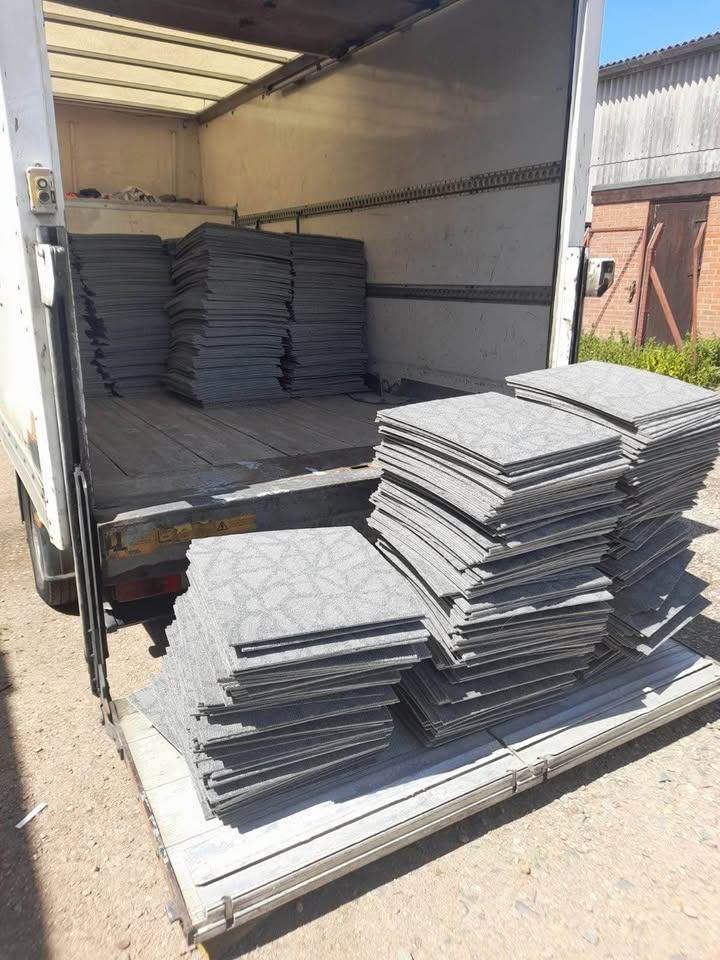 Large Quantity of Grey Carpet Tiles – Good Condition