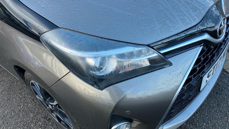 2017 Toyota Yaris 1.33 VVT-i Design 5dr Petrol Hatchback Hatchback Petrol Manual