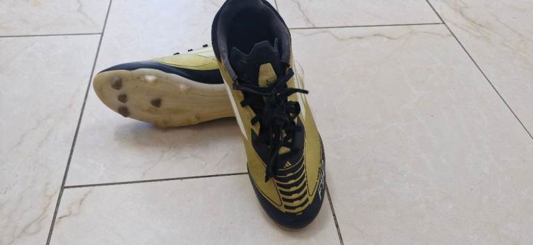 Adidas Messi F50 League Firm/Multi-Ground Football Boots.