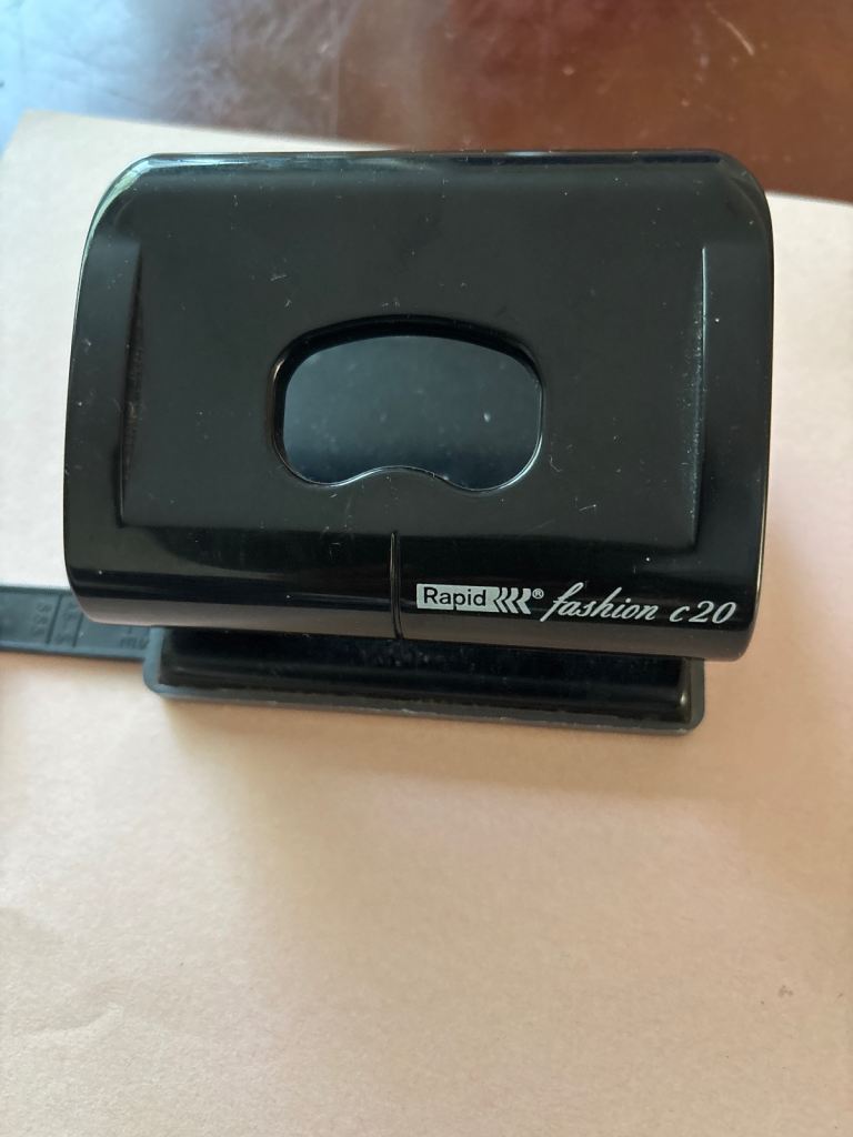 Puncher 2 hole