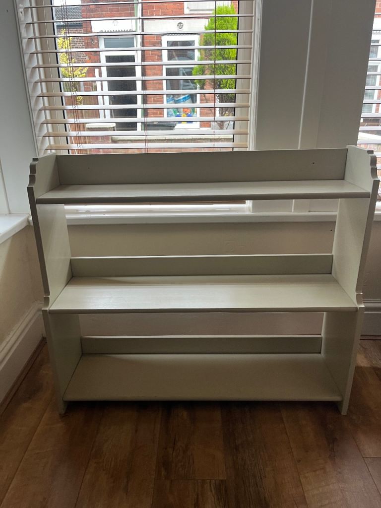 Nice wooden bookcase 