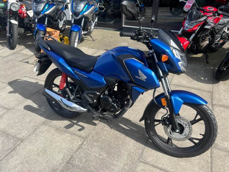 Honda cbf125, practically new, 1029 miles