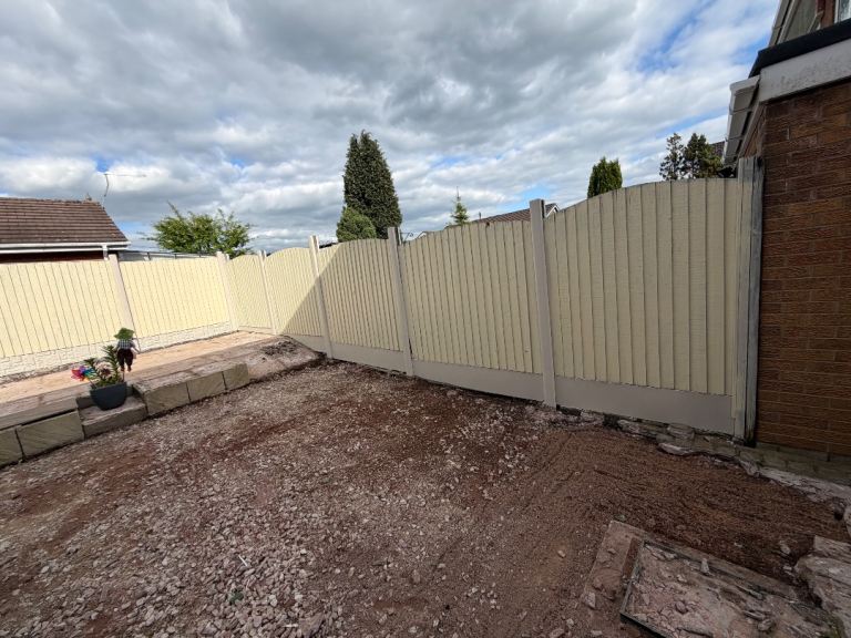13 Fence Panels