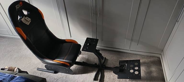 SIM racing wheel stand seat like new ps5 Xbox gaming pc