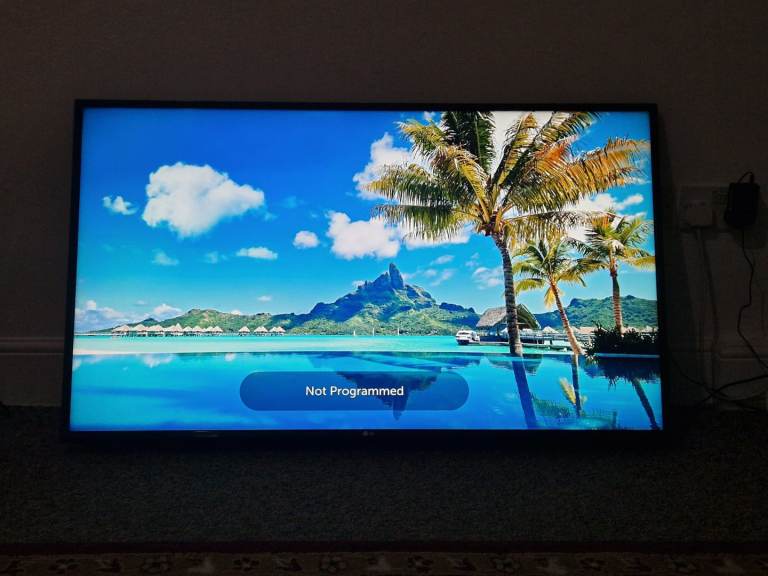 LG Smart TV HDR 4K Ultra HD Led 49 inches for sale 