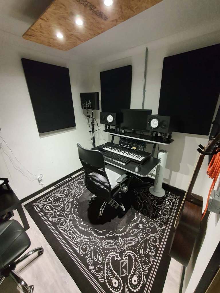 Music Production studios available on rolling monthly hire use all your own gear BS4 Archive Studios