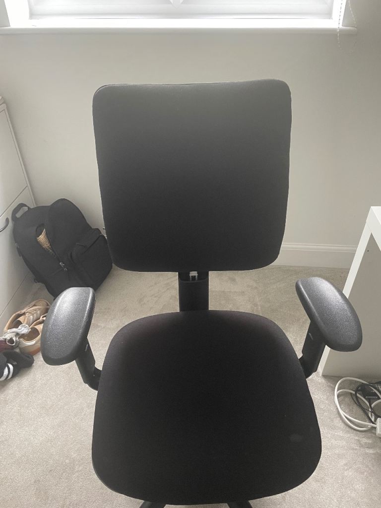 Black Office Chair with Armrests – Good Condition