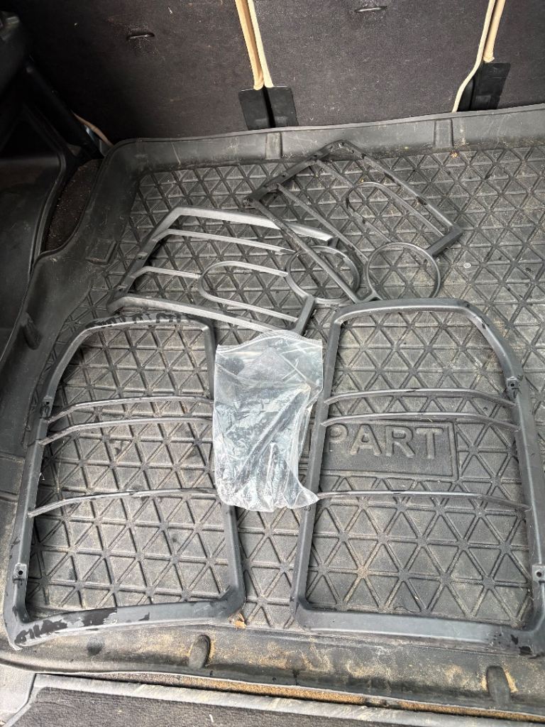 Land Rover discovery 3 light guards 