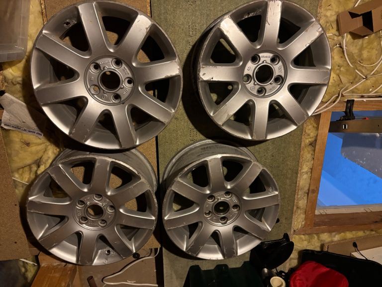 VW Golf Alloys Set Of 4 Of A 06 Car 