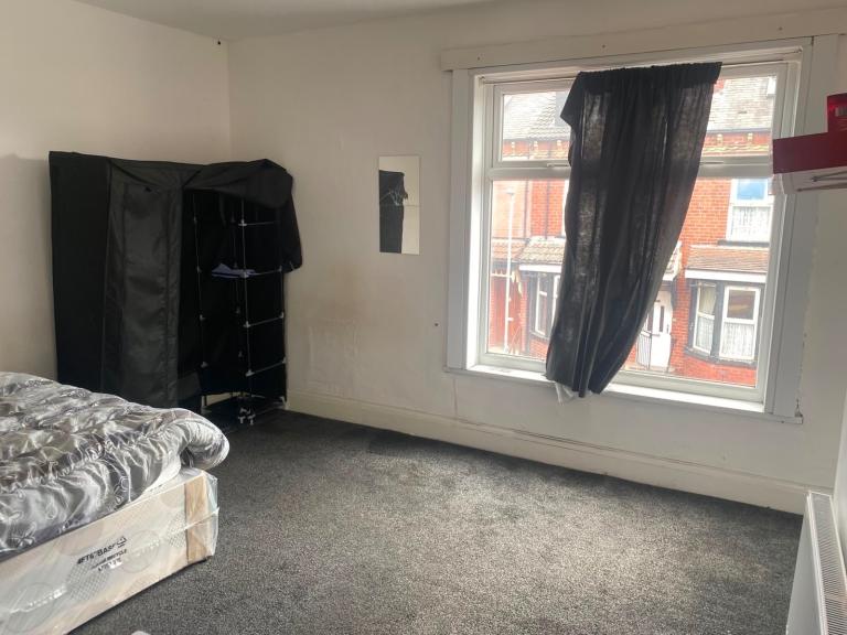 Room for rent shared accommodation 