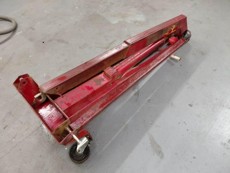 image for CAR FOLDING HEAVY. DUTY CRANE ON WHEELS 