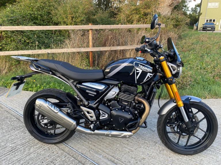 TRIUMPH SPEED 400, 2024, 2,142 MILES, TWO OWNERS, SUPERB MACHINE