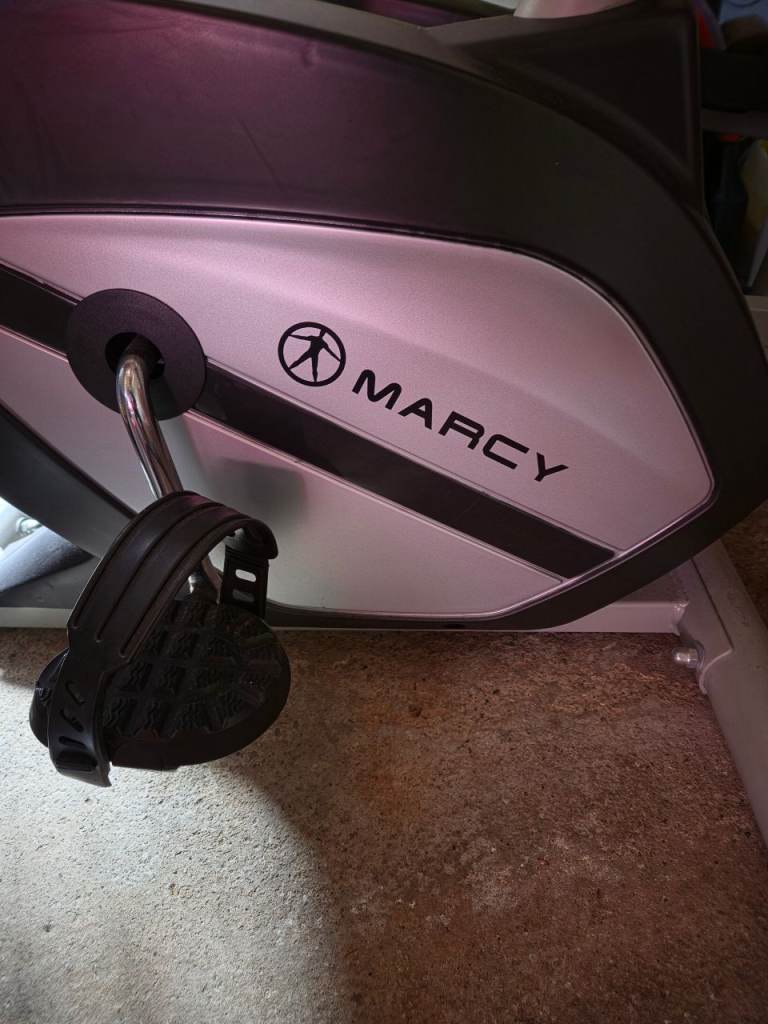 Exercise cycle & Cross Trainer