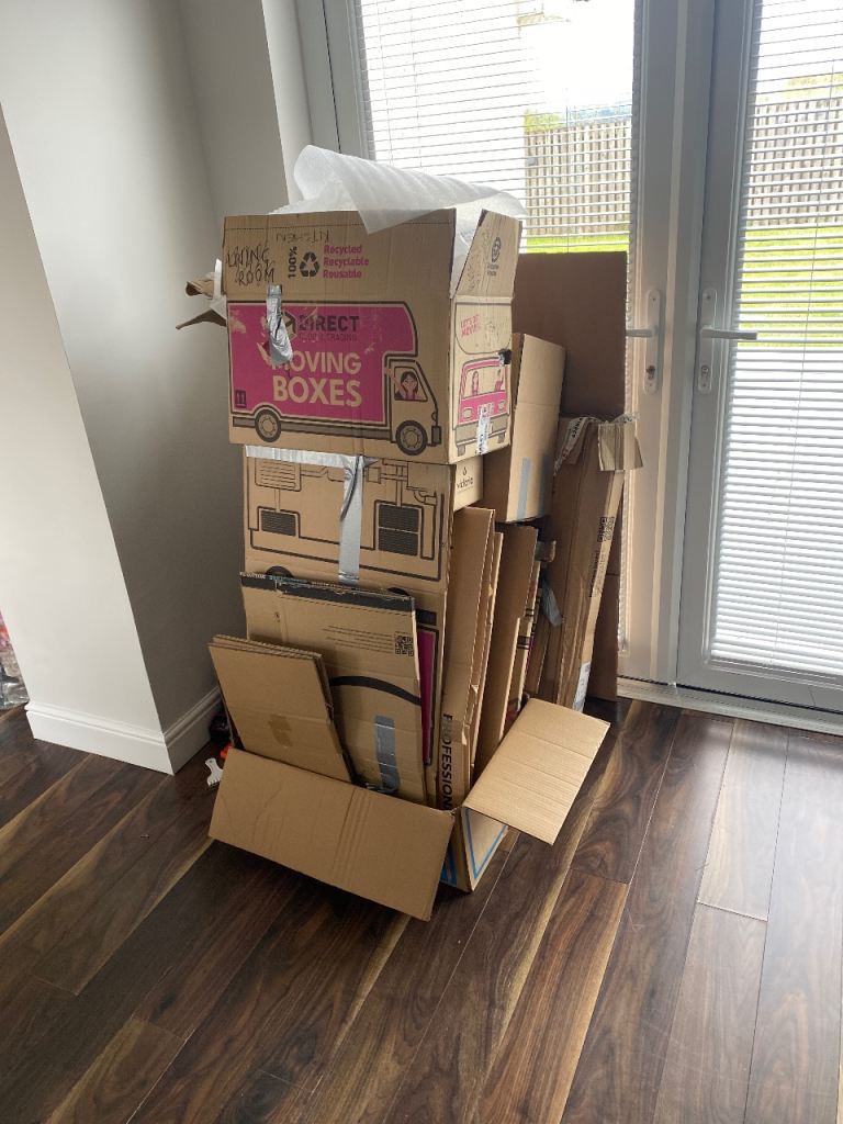 Moving Boxes Various sizes FREE