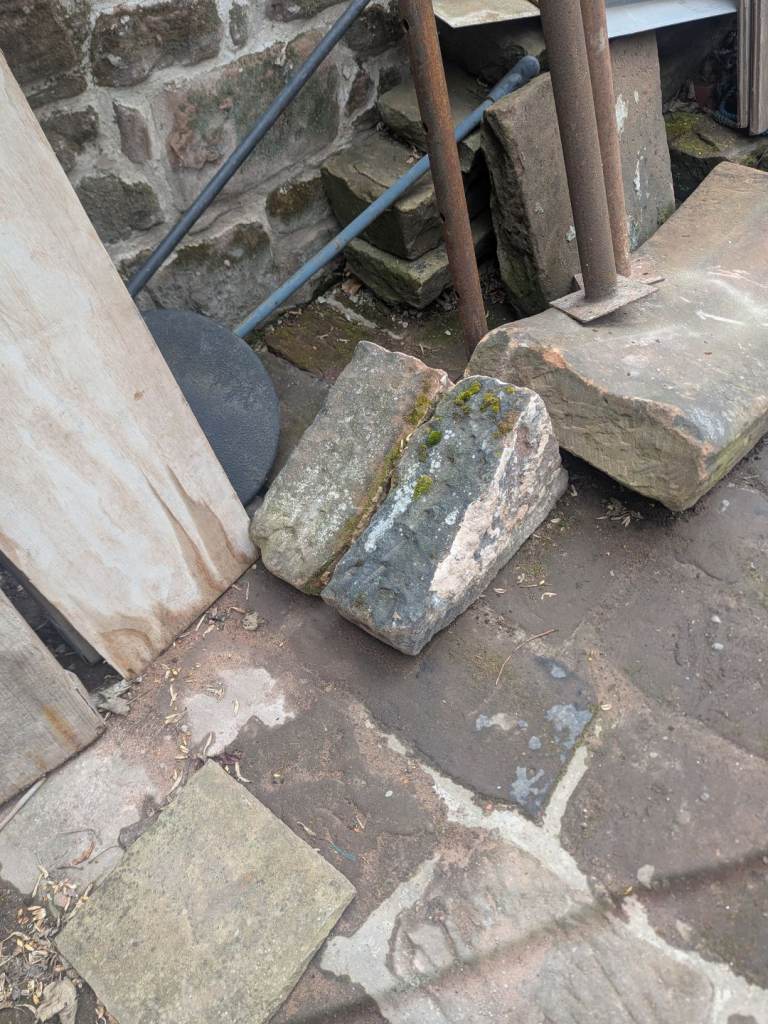 Sandstone blocks/pieces