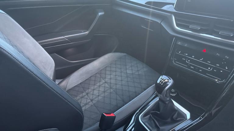 2022 Volkswagen T-Roc 1.5 TSI R-Line 5dr Petrol Hatchback Hatchback Petrol Manual