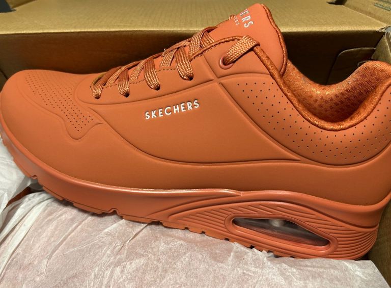 NEW Skechers 