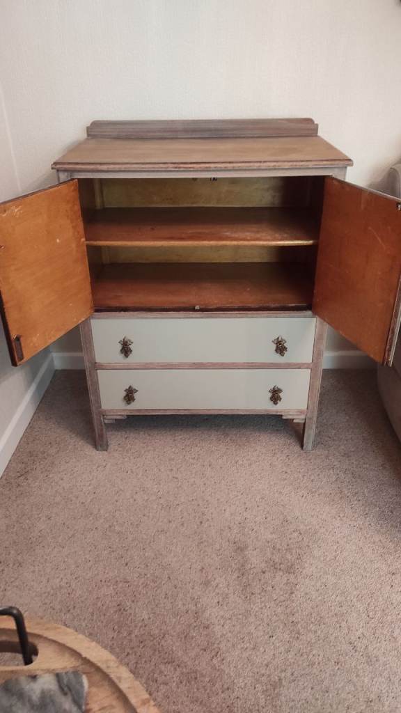 Cupboard and drawers 