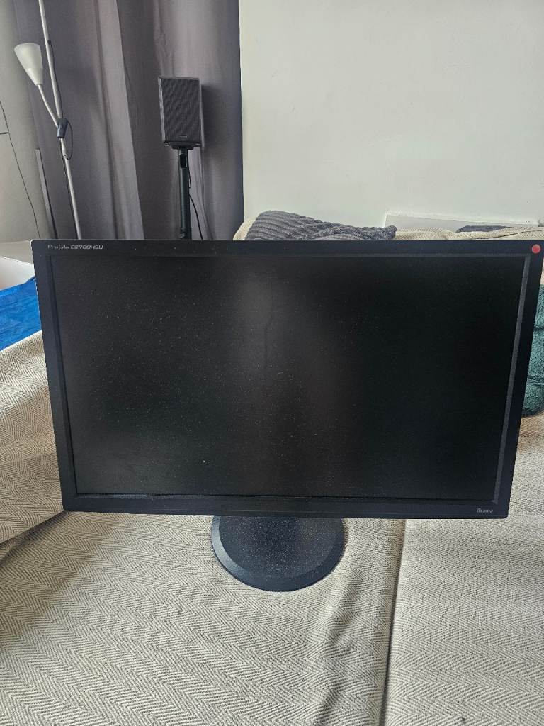 1 x Large 28in Computer Monitor