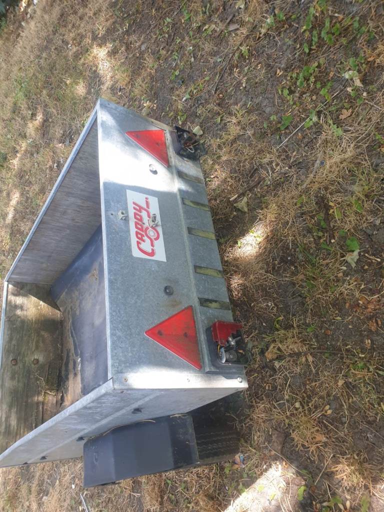 Caddy Small Trailer – Good for Odd Jobs