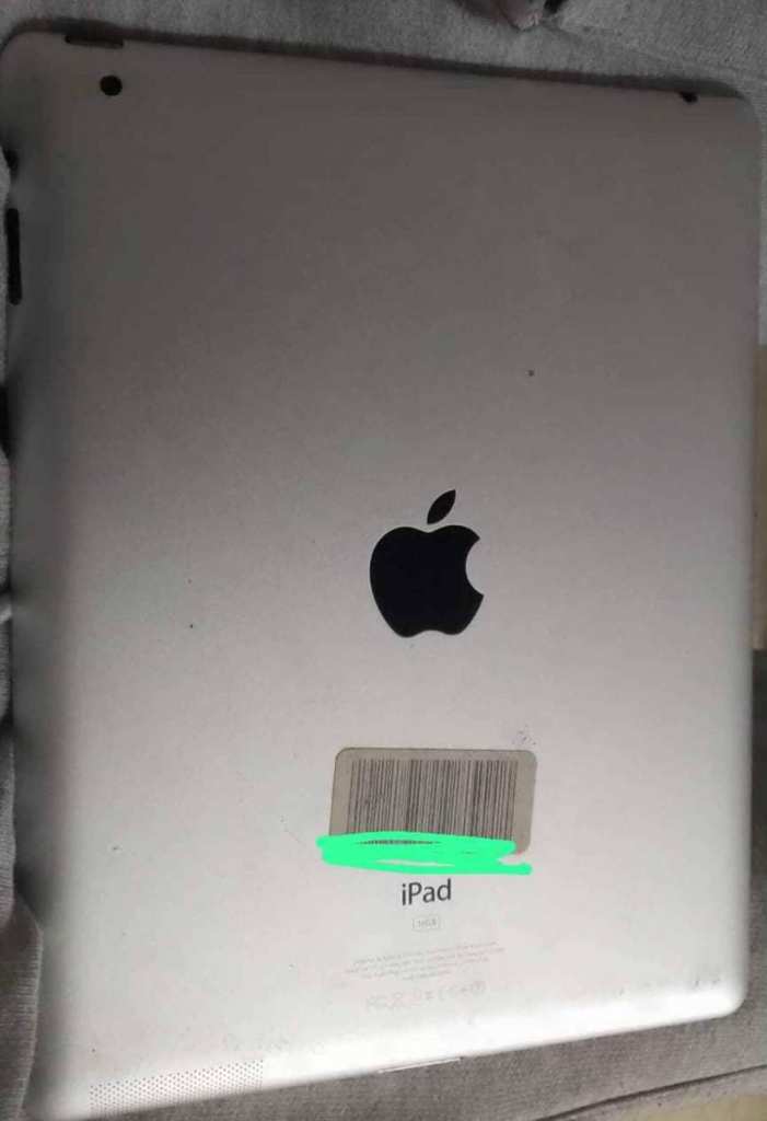 Apple iPad – Silver, Good Condition