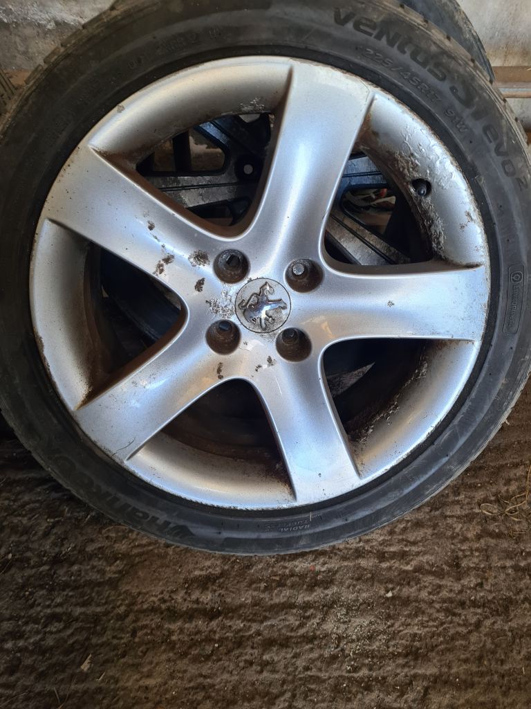 Peugeot alloy 