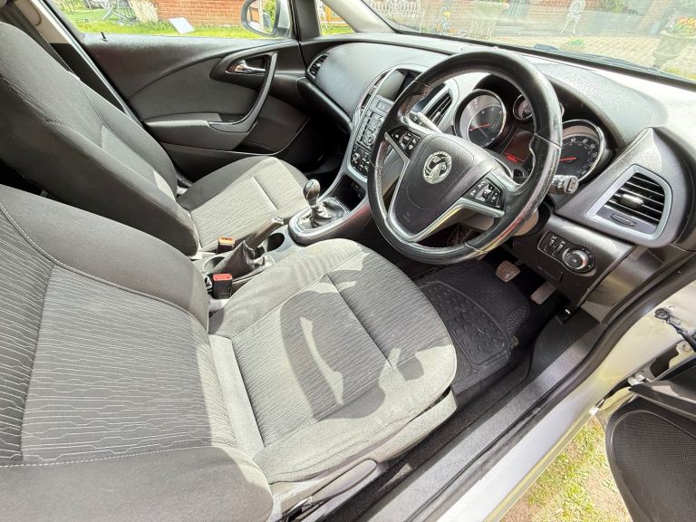 2015 Vauxhall Astra 1.6 CDti ecoFlex Tech line Hatchback 5d SPARE OR REPAIR