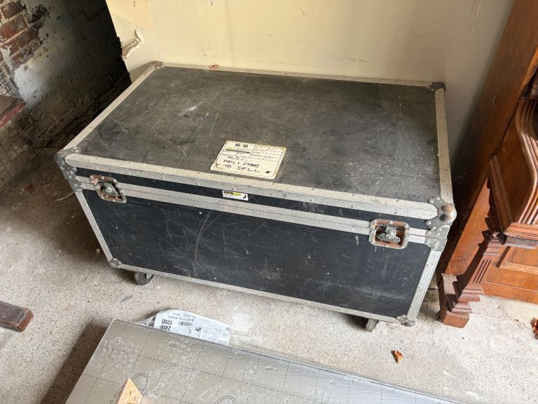 Case on wheels 