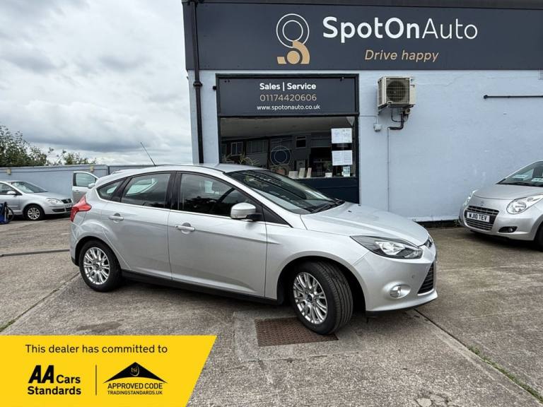 2012 Ford Focus 1.6 Titanium Hatchback 5dr Petrol Manual Euro 5 (125 ps) Hatchback Petrol Manual