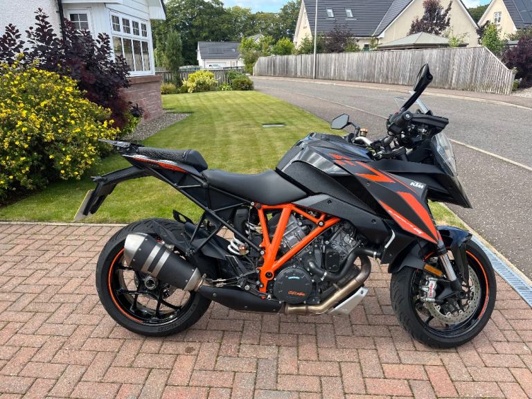 KTM 1290 SUPERDUKE GT 2018, 1301 (cc)