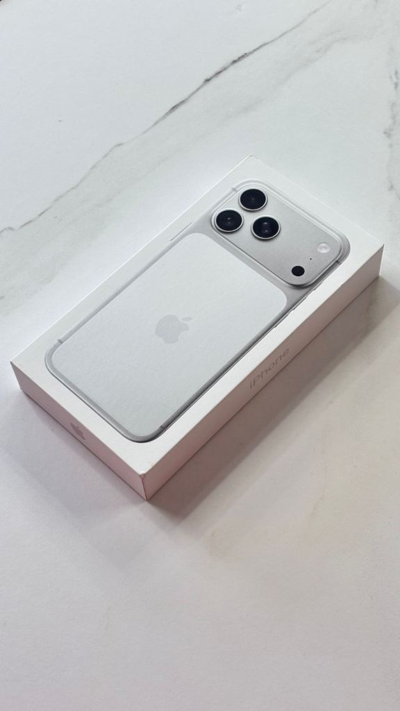 image for ✅ APPLE IPHONE 17 PRO MAX ✅ STORAGE - 256GB  ✅ COLOUR - SILVER UNLOCKED 