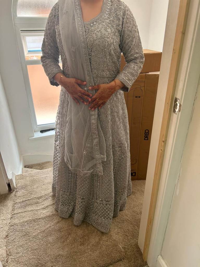 Stunning Grey Asian Occasion Outfit – Excellent Condition