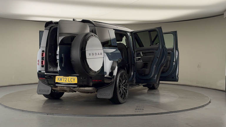 2022 Land Rover Defender 110 3.0 D300 MHEV X-Dynamic HSE SUV 5dr Diesel Auto 4WD Euro 6 (s/s) (30...