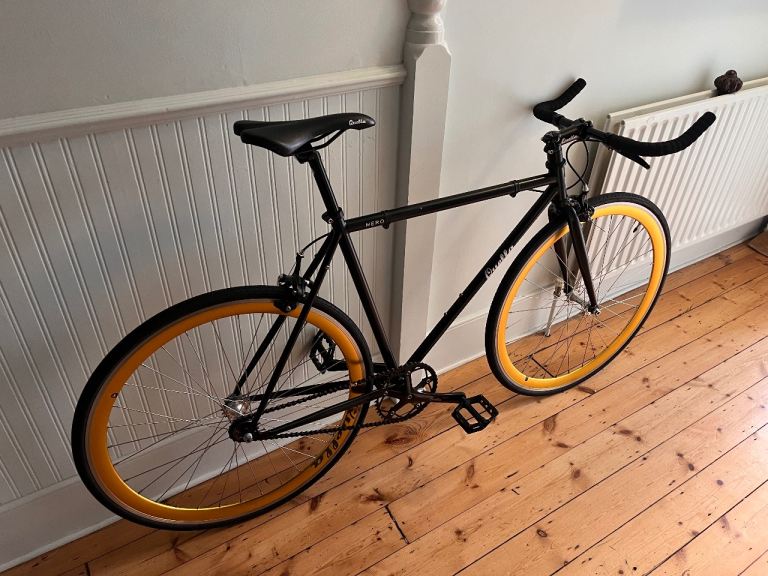 Quella - Nero Courier Gold 