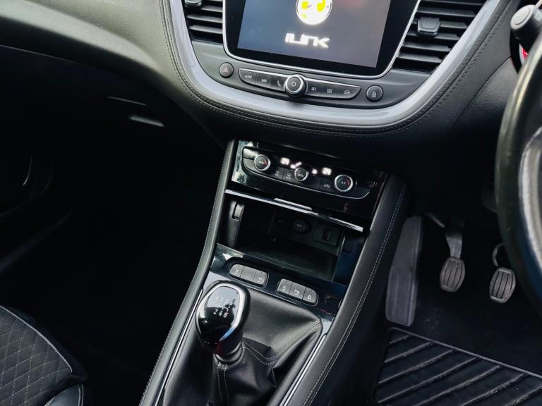 2019 Vauxhall Grandland X 1.5 Turbo D Tech Line Nav 5dr HATCHBACK DIESEL Manual