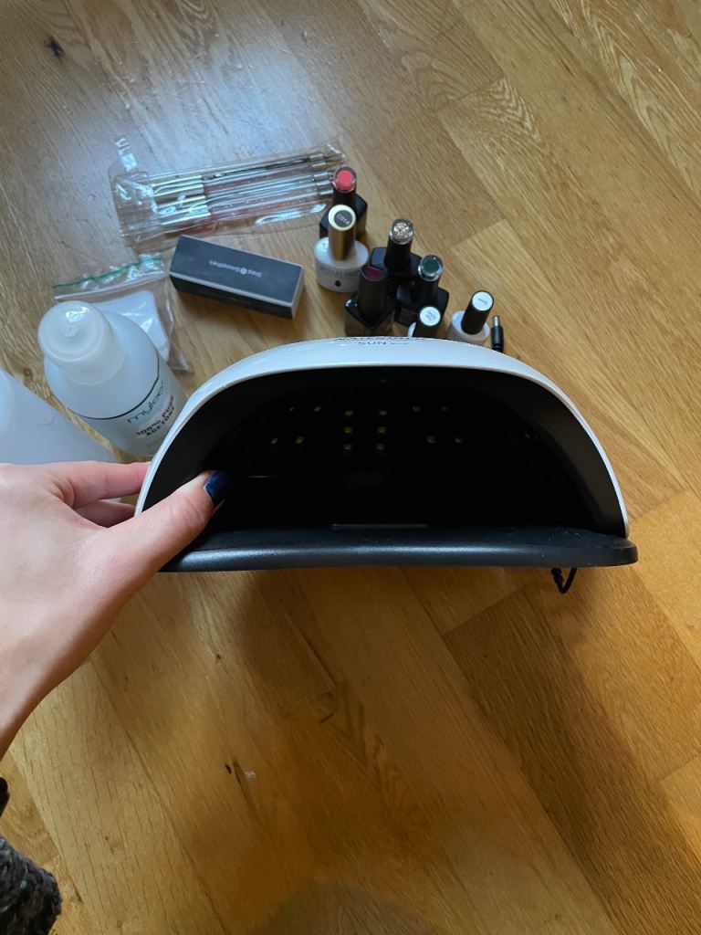 Gel nail polish equipment with lamp