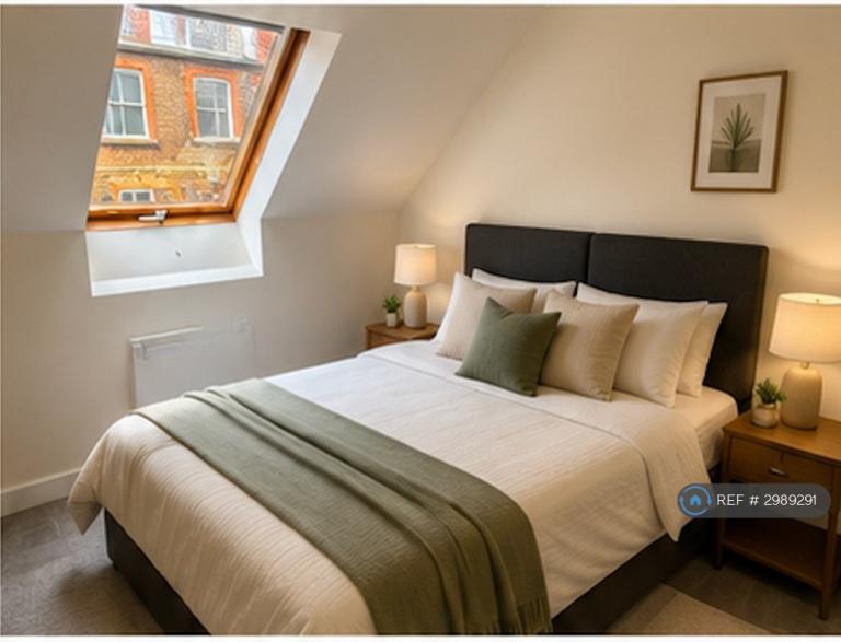 1 bedroom flat in High St, Chesham, HP5 (1 bed) (#2989291)